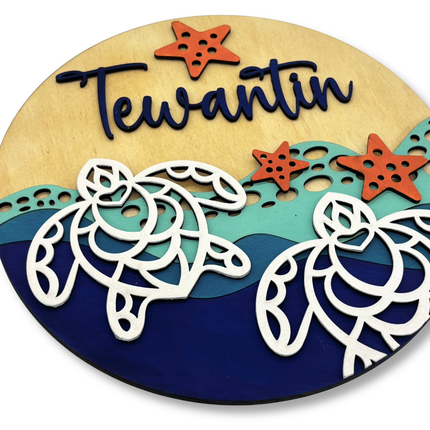 Tewantin Beach Life Round Wooden Sign – Coastal Decor with Turtles